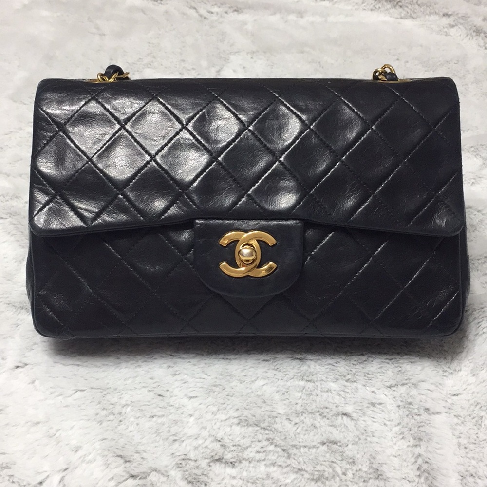 💯 Authentic Vintage Chanel Classic Handbag